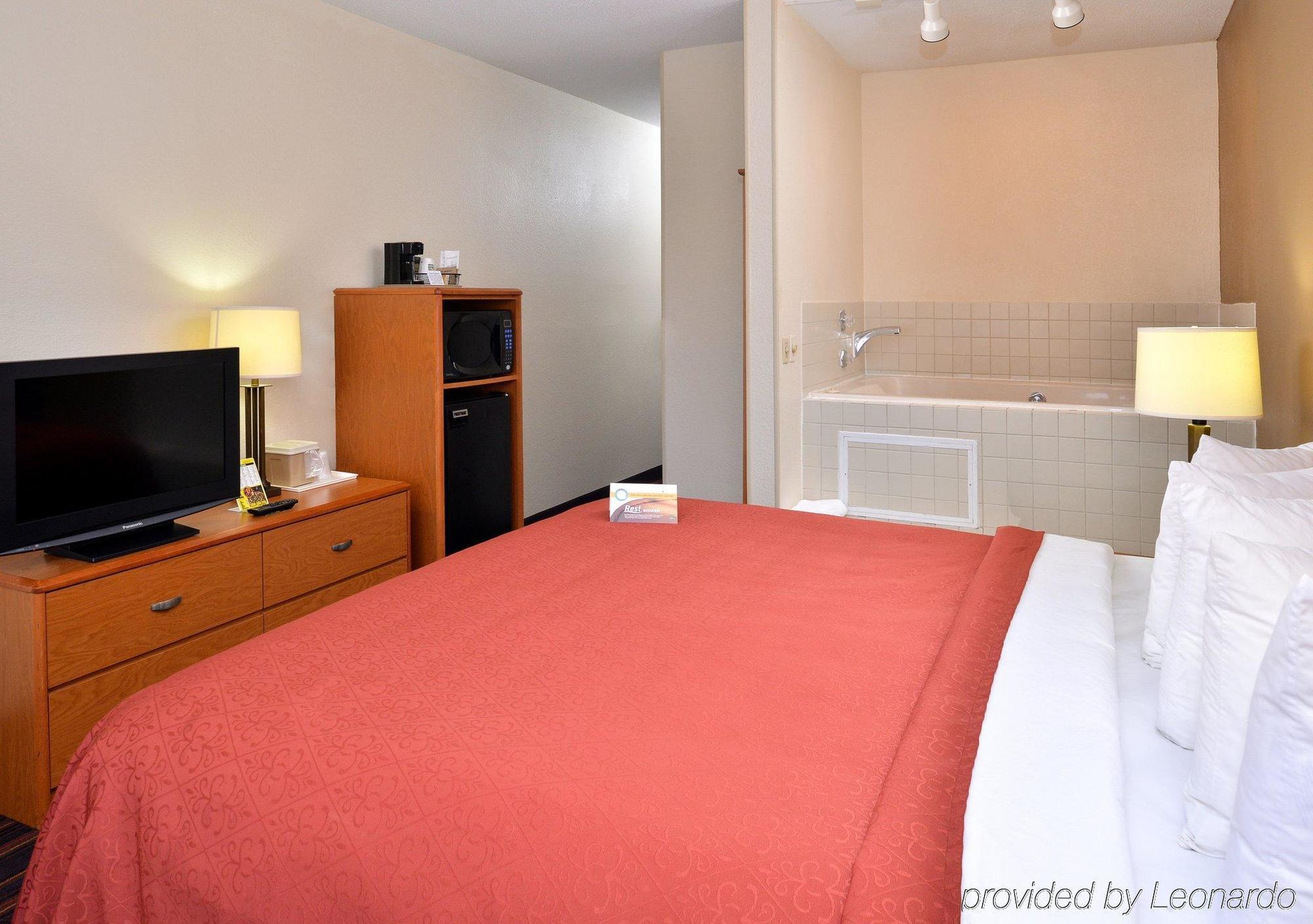 Comfort & - Iowa Near Iowa River Landing 3* Coralville