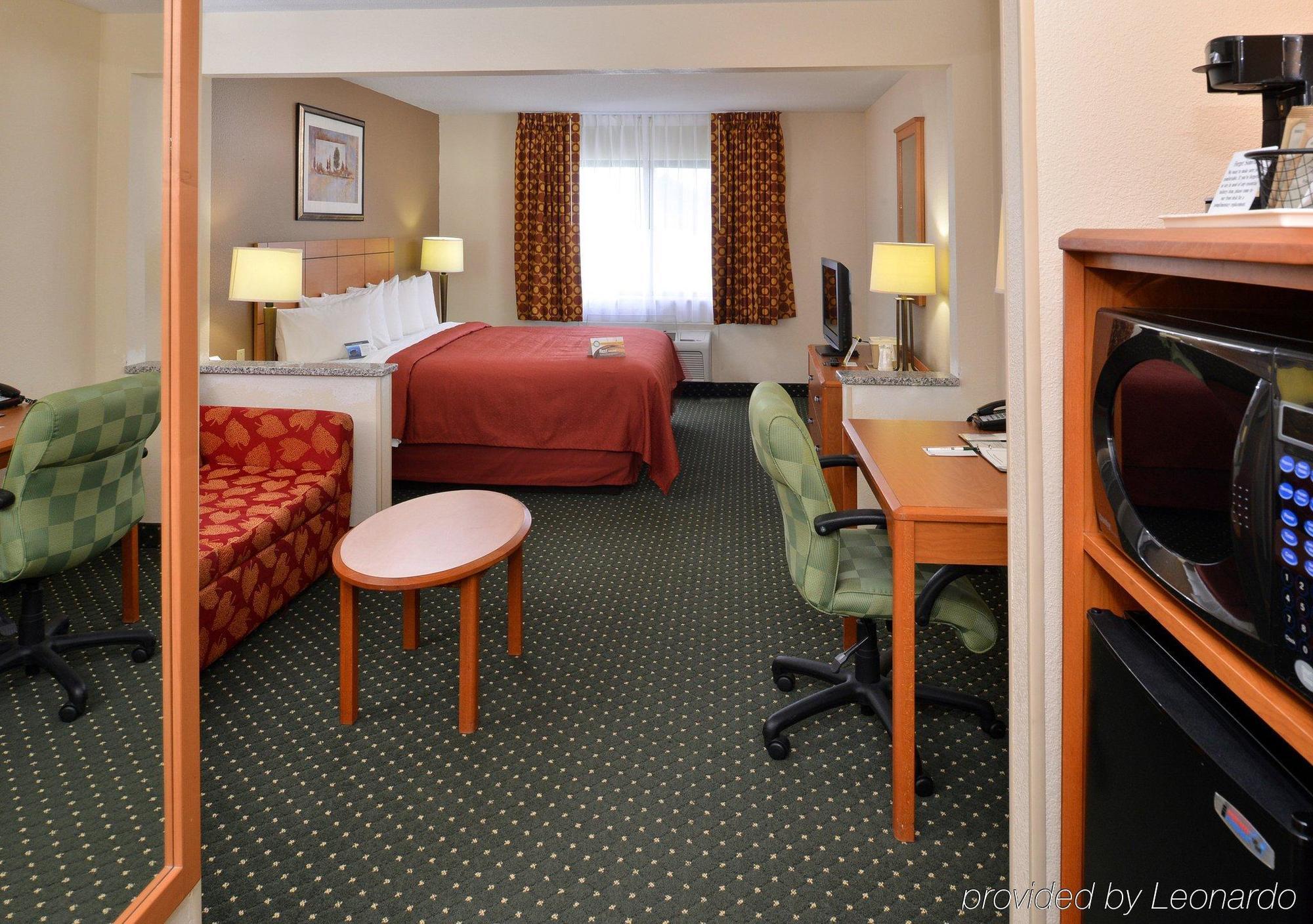 Comfort & - Iowa Near Iowa River Landing Coralville