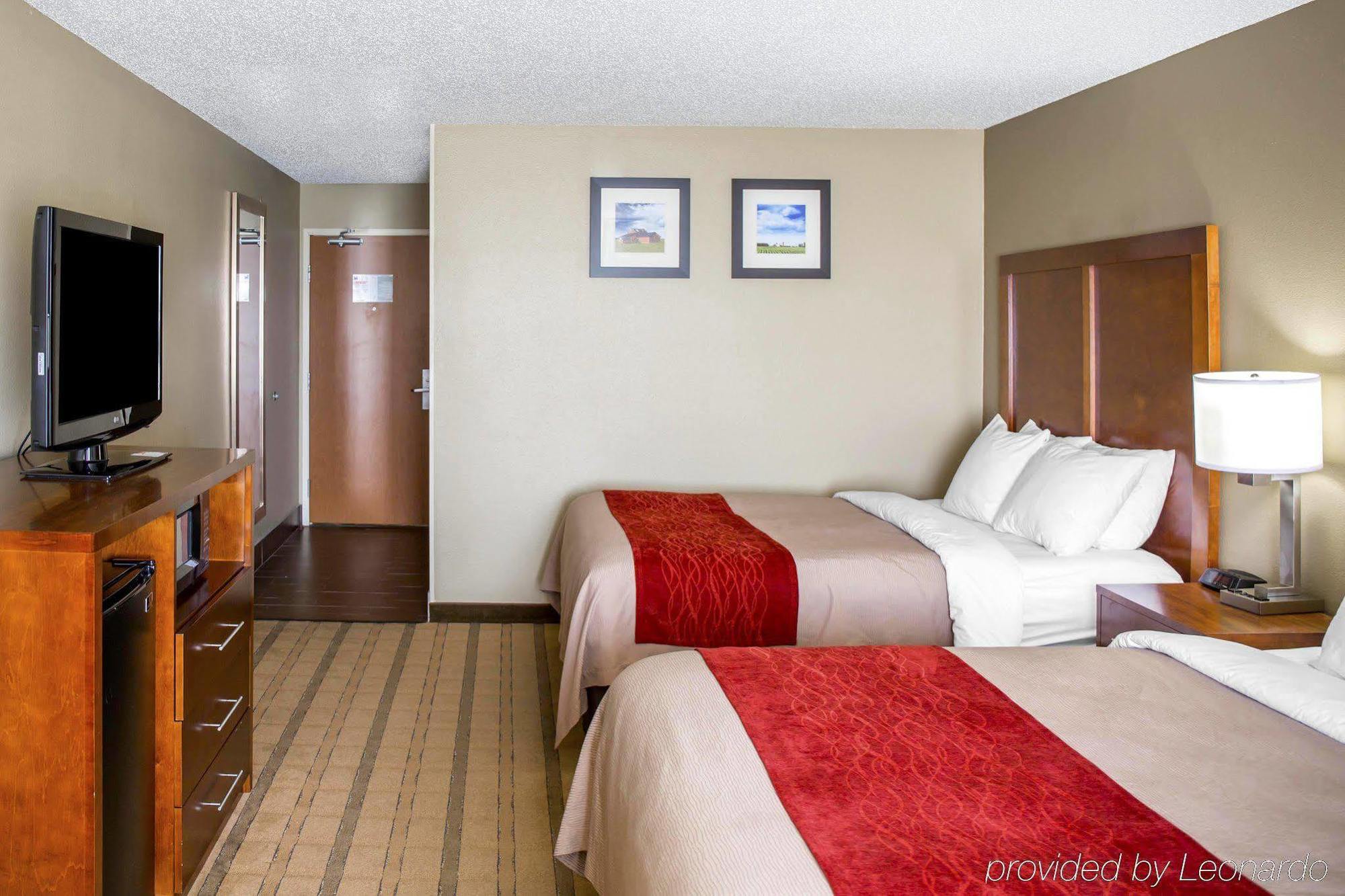 Comfort & - Iowa Near Iowa River Landing Hotel