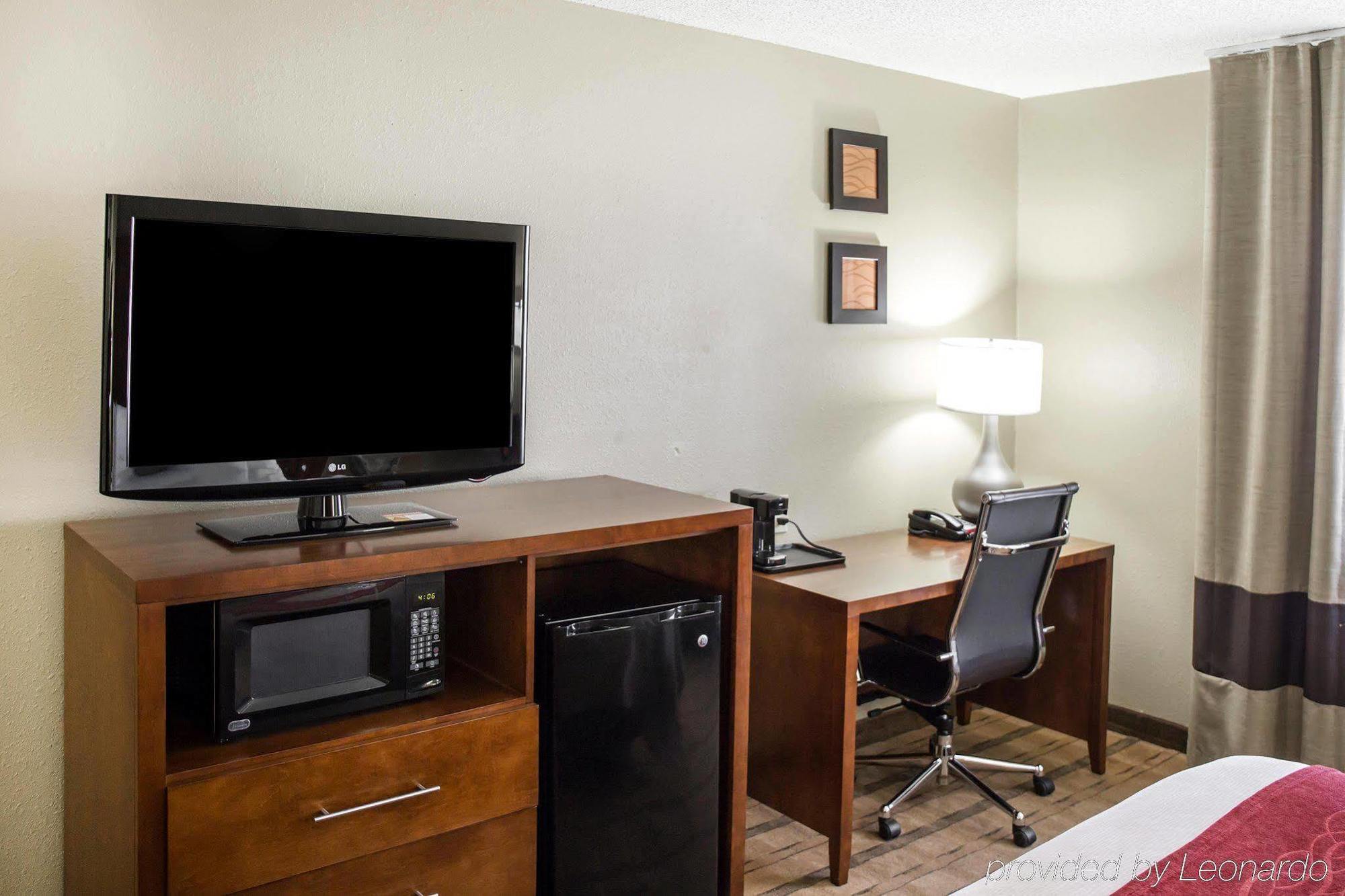 Comfort & - Iowa Near Iowa River Landing Coralville